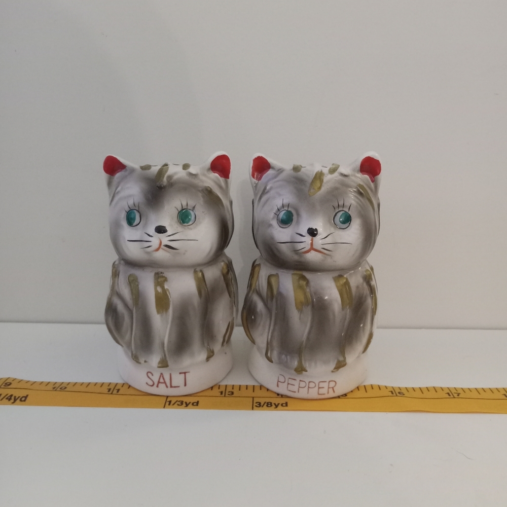 Vintage 1950s Tilso Mewing Cat Salt and Pepper Shakers